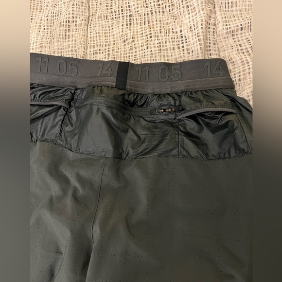 Nike Tech Pack Men’s 2-in-1 Shorts + 3/4 Leggings Size S Men’s (Charcoal + Blue) - Picture 3 of 6